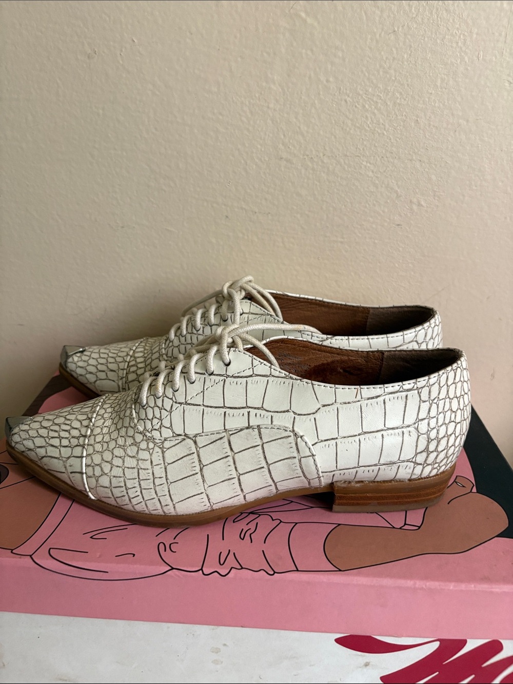 Jeffrey Campbell White Croc Lace-Up Flats with Metallic Toe Cap - Picture 6 of 9
